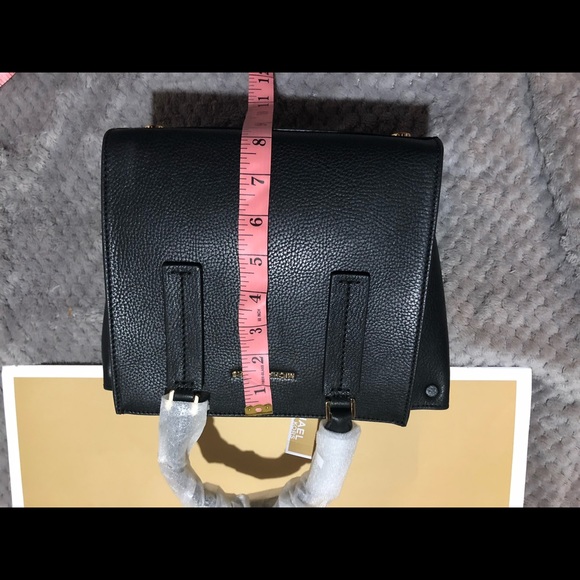 NWT final price blk leather Michael kors messenger medium
